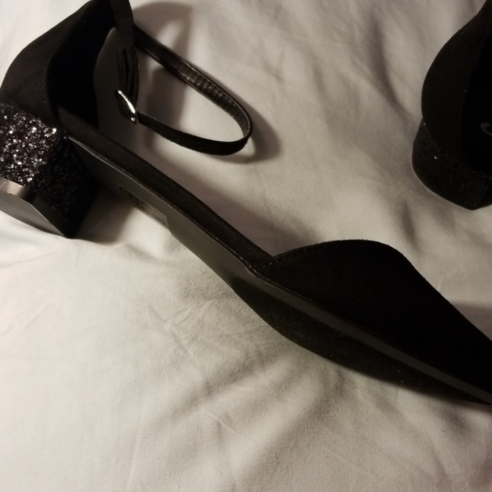 JOIURNEE COLLECTION HEELS PUMP  "NEVER USED"